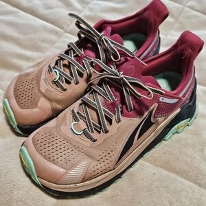Altra Women's Olympus 5 - Burgundy and Tan